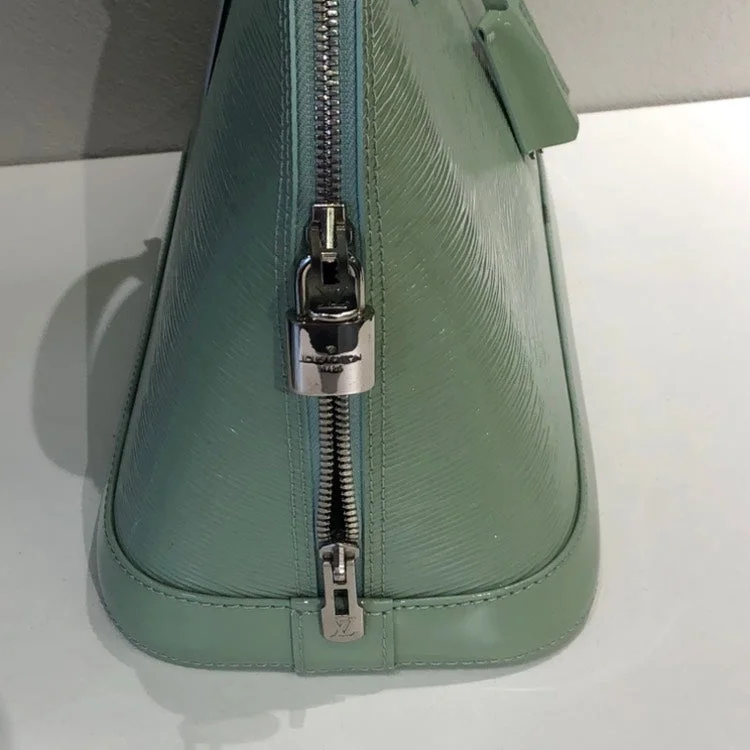 Louis Vuitton Alma EPI Handbag,Green