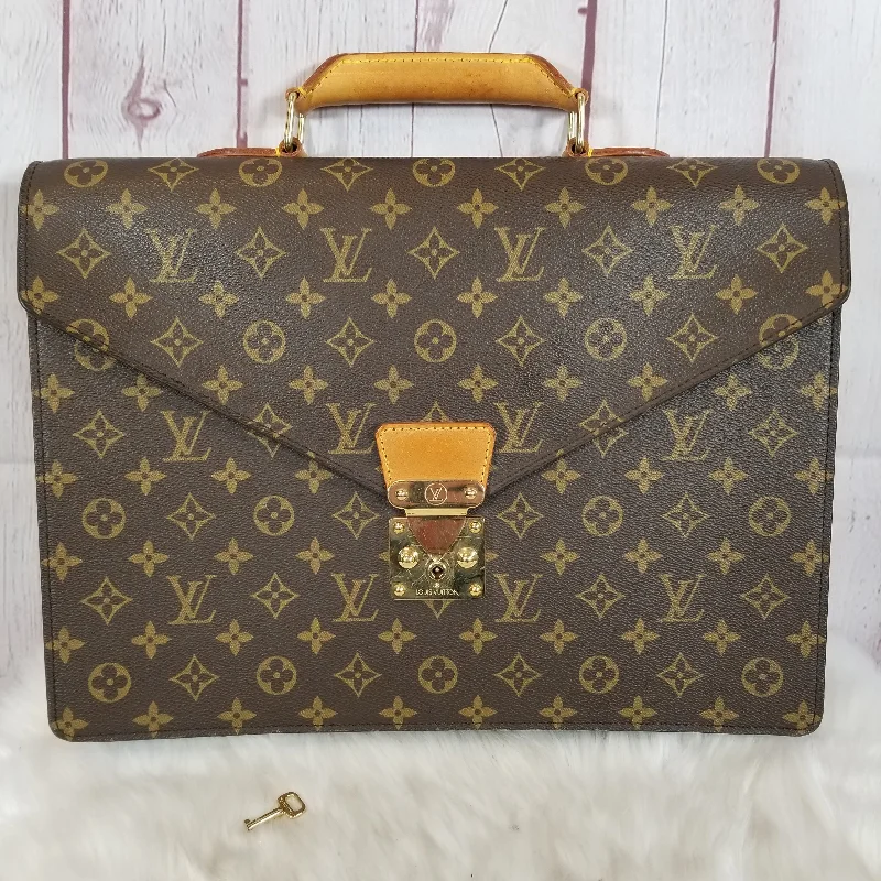 Handbag Designer By Louis Vuitton  Size: Medium