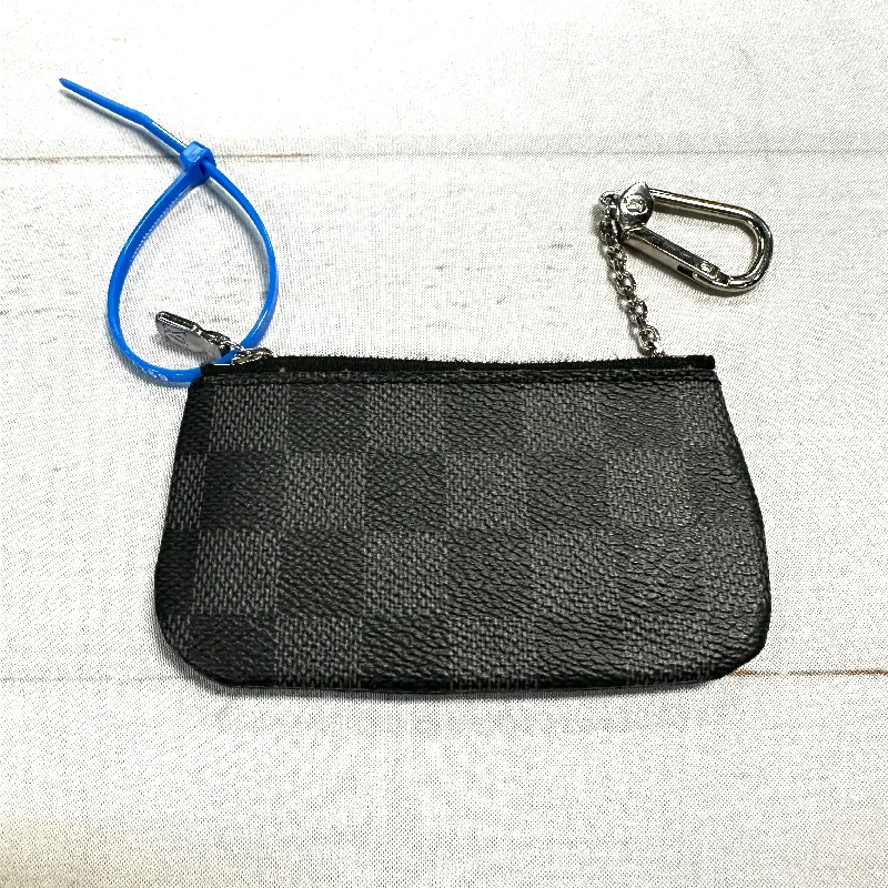 Coin Purse Luxury Designer By Louis Vuitton  Size: Small