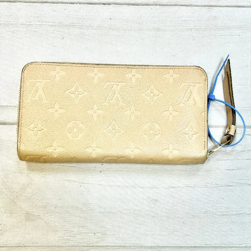 Wallet Luxury Designer By Louis Vuitton  Size: Large